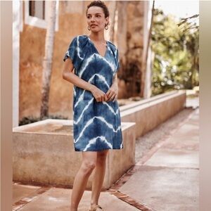 Garnet Hill Athena Crêpe Viscose Dress Blue
White Tie Dye Short Sleeve Sz M